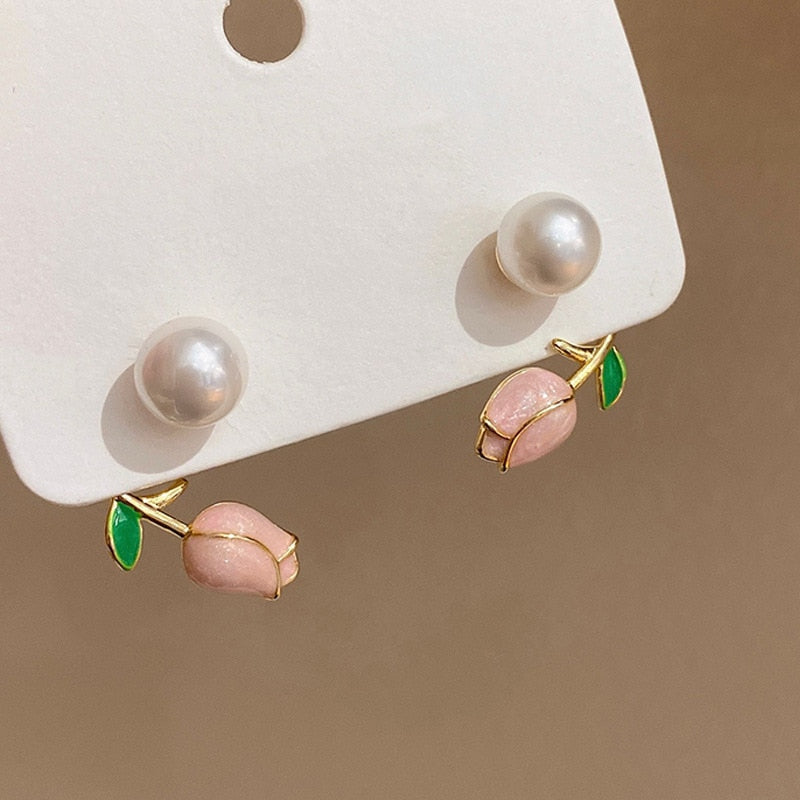 Tulip Pearl Earrings